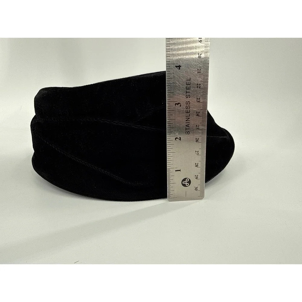 Pillbox Hat Women Black Velvet Feather Rhinestone‎ Pin Vintage